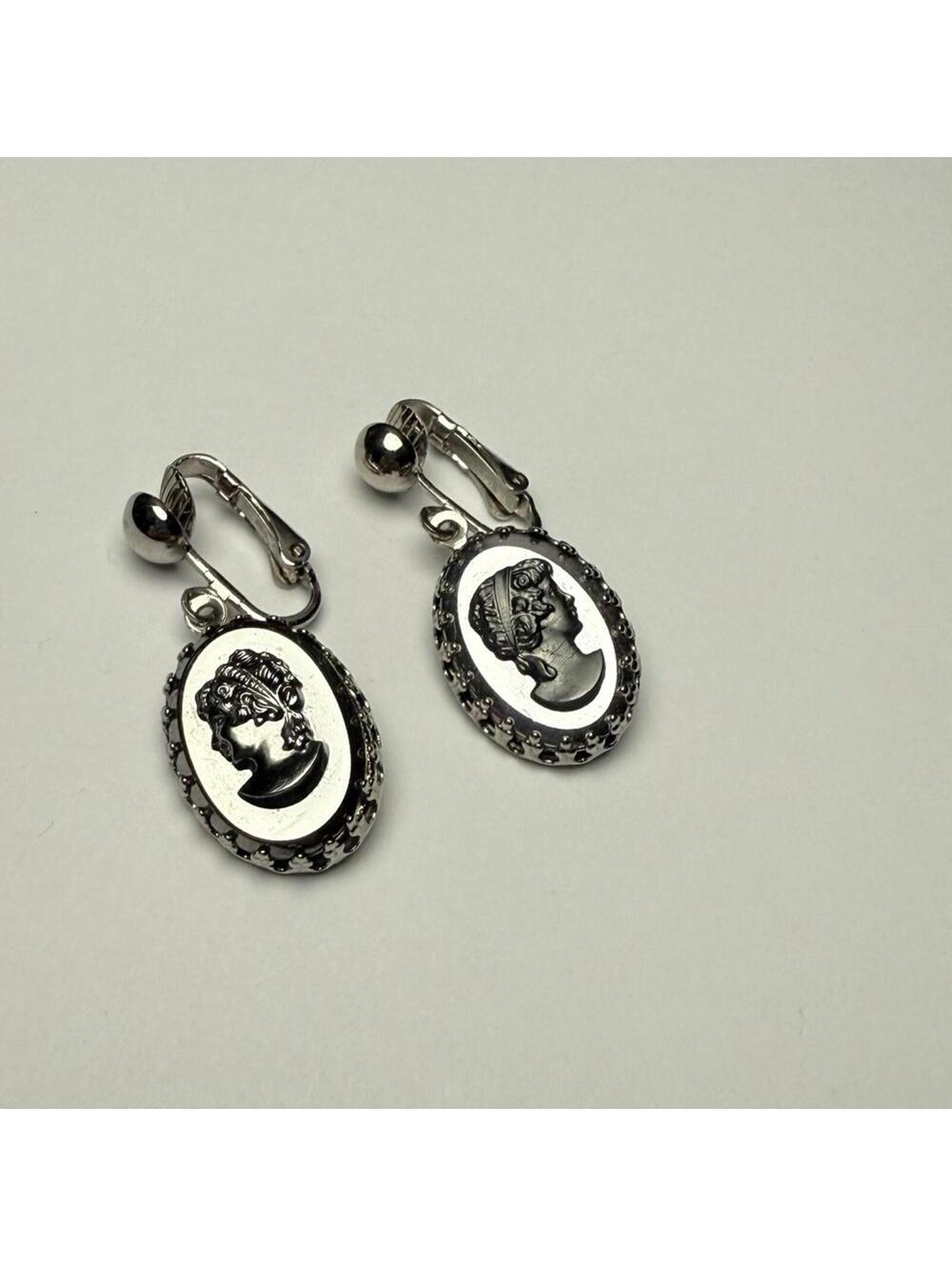 Cameo Clip On Dangle Drop Earrings Clip-on Silver Tone Retro Signed Paradise